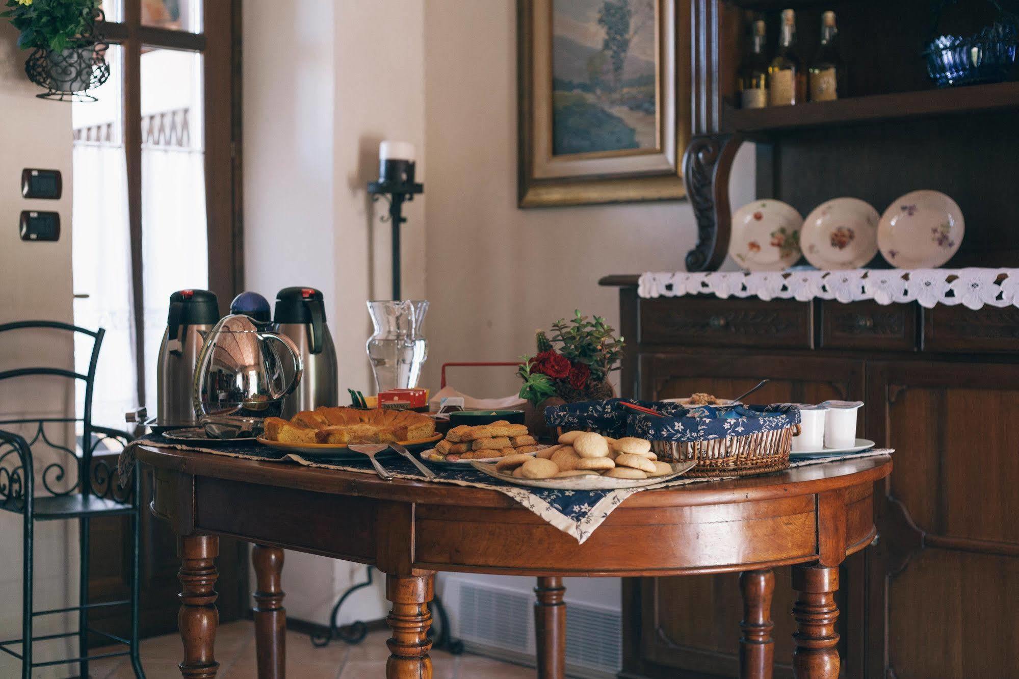 I Grilli Bed and Breakfast Castagnole delle Lanze Buitenkant foto